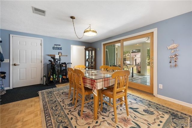 6 Snogles Lane, Lysander, NY 13027