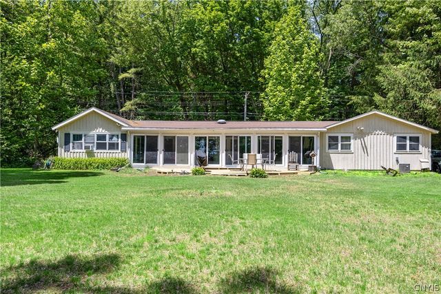 6 Snogles Lane, Lysander, NY 13027