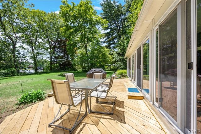 6 Snogles Lane, Lysander, NY 13027