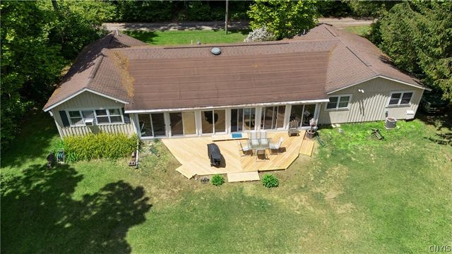 6 Snogles Lane, Lysander, NY 13027