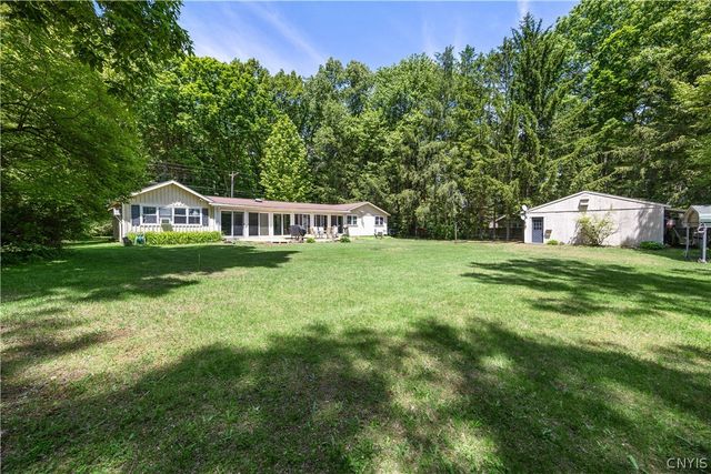 6 Snogles Lane, Lysander, NY 13027
