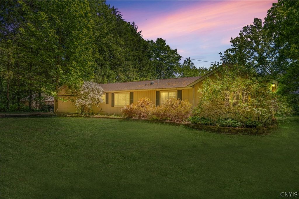 6 Snogles Lane, Lysander, NY 13027