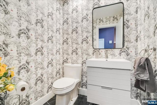 25 N Hillside Avenue, Livingston, NJ 07039