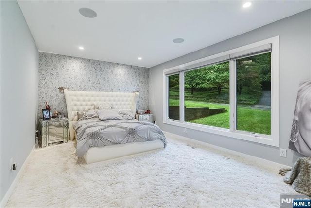 25 N Hillside Avenue, Livingston, NJ 07039