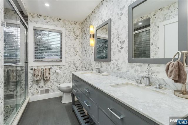 25 N Hillside Avenue, Livingston, NJ 07039