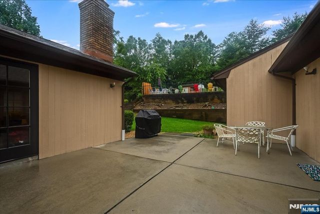 25 N Hillside Avenue, Livingston, NJ 07039