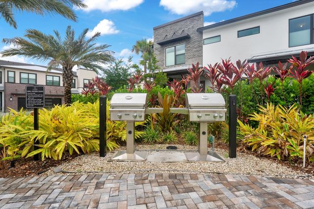 8358 NW 7th Place, Plantation, FL 33324