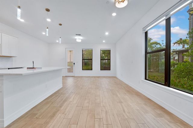 8358 NW 7th Place, Plantation, FL 33324