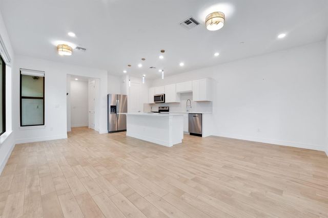 8358 NW 7th Place, Plantation, FL 33324