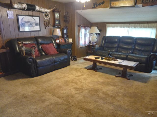 3805 Pioneer Park Ln 21, Homedale, ID 83628