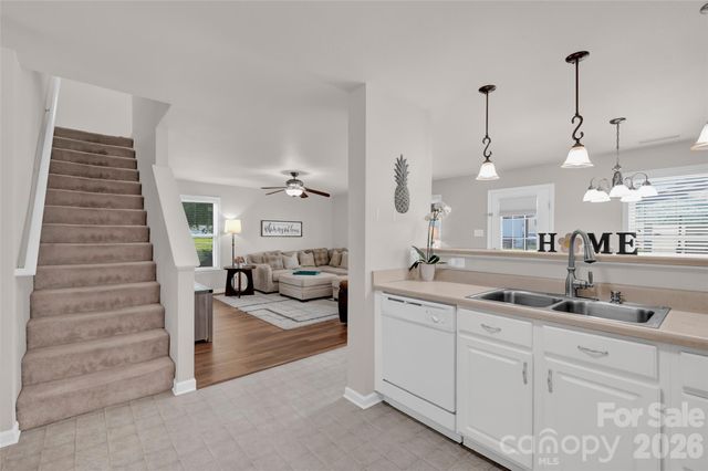 211 Wolf Creek Lane, Statesville, NC 28625