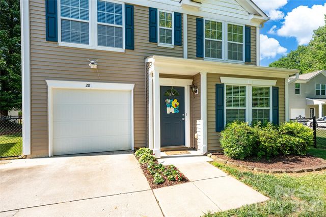 211 Wolf Creek Lane, Statesville, NC 28625