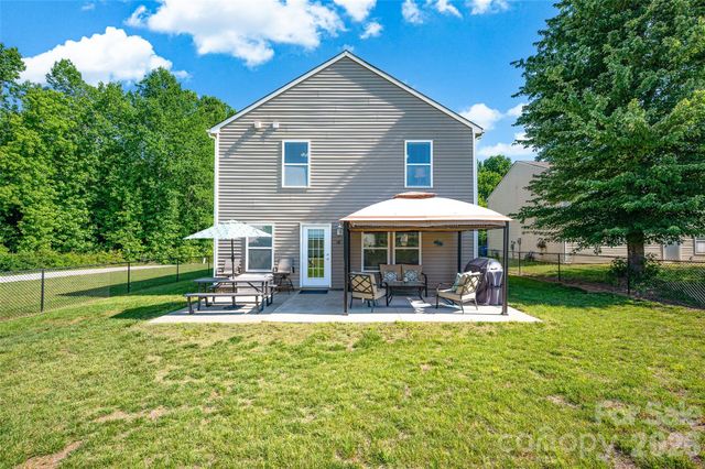 211 Wolf Creek Lane, Statesville, NC 28625