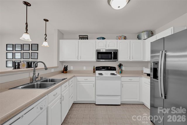211 Wolf Creek Lane, Statesville, NC 28625