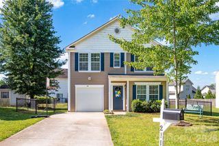 211 Wolf Creek Lane, Statesville, NC 28625