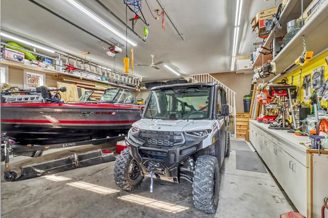 7013 Maple Lane, Horace, ND 58047