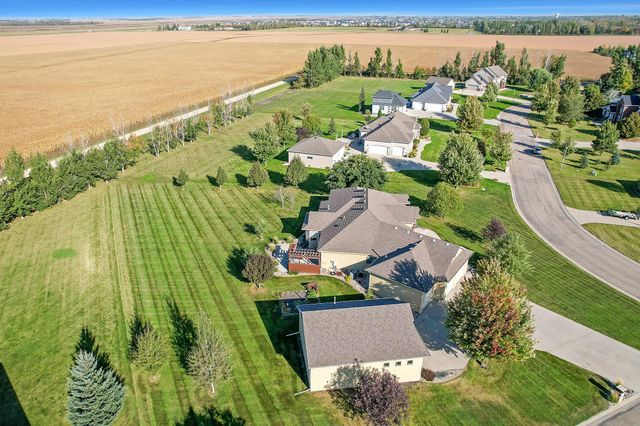 7013 Maple Lane, Horace, ND 58047