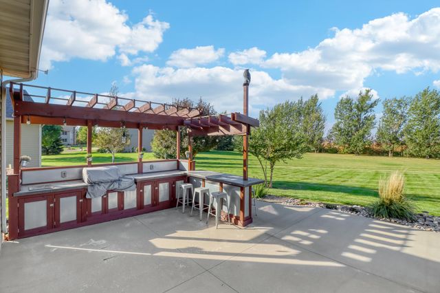 7013 Maple Lane, Horace, ND 58047
