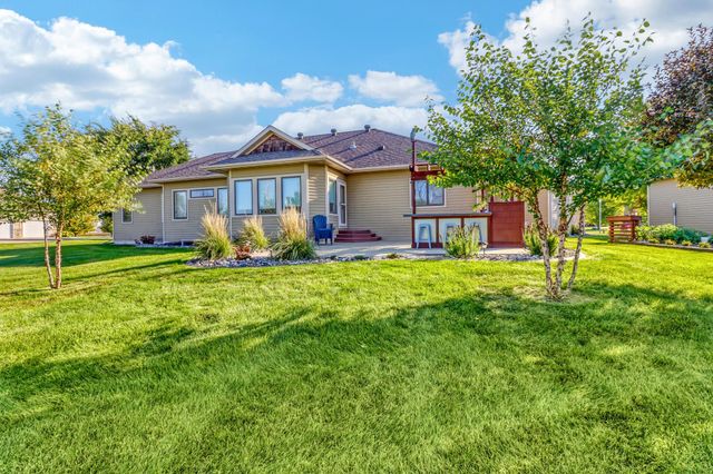 7013 Maple Lane, Horace, ND 58047