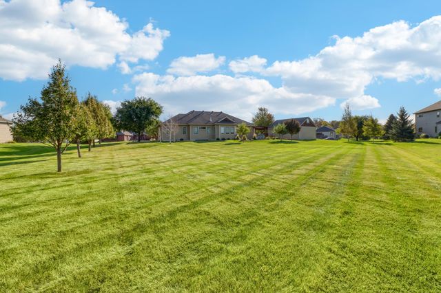 7013 Maple Lane, Horace, ND 58047