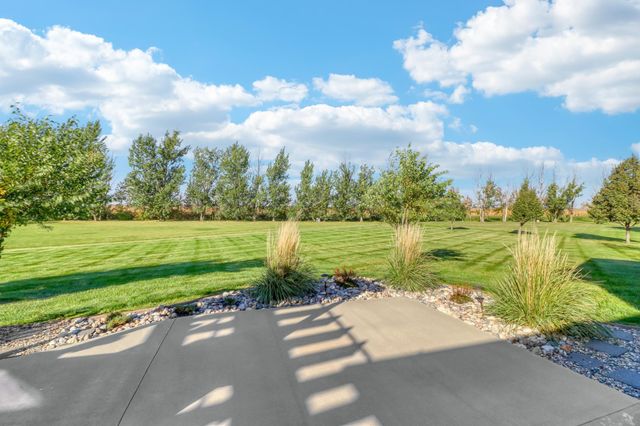7013 Maple Lane, Horace, ND 58047