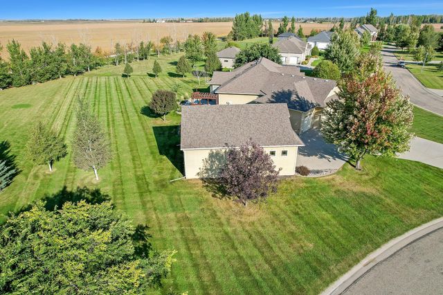 7013 Maple Lane, Horace, ND 58047