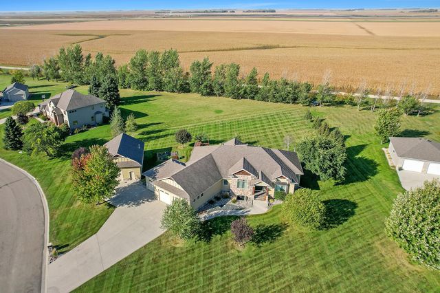 7013 Maple Lane, Horace, ND 58047