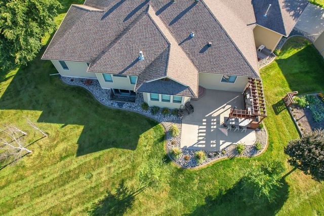 7013 Maple Lane, Horace, ND 58047