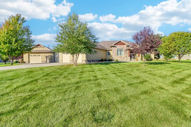 7013 Maple Lane, Horace, ND 58047