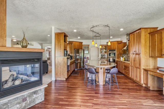 7013 Maple Lane, Horace, ND 58047