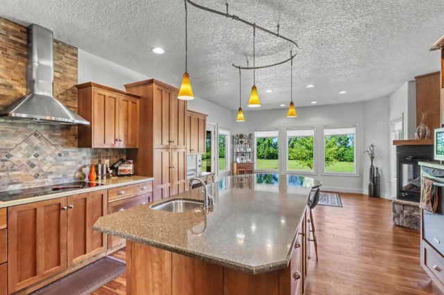 7013 Maple Lane, Horace, ND 58047
