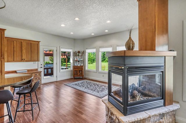 7013 Maple Lane, Horace, ND 58047