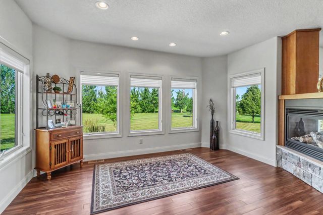 7013 Maple Lane, Horace, ND 58047