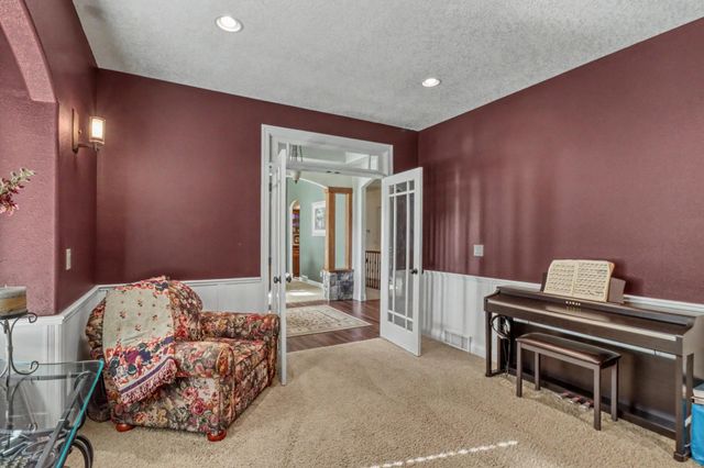 7013 Maple Lane, Horace, ND 58047