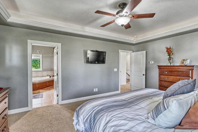 7013 Maple Lane, Horace, ND 58047