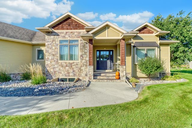 7013 Maple Lane, Horace, ND 58047