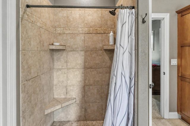7013 Maple Lane, Horace, ND 58047