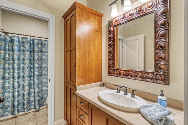 7013 Maple Lane, Horace, ND 58047