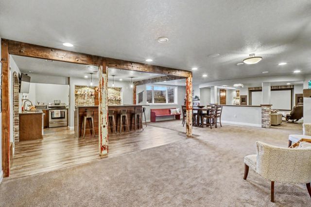 7013 Maple Lane, Horace, ND 58047