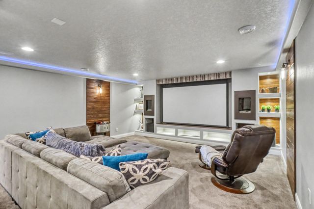 7013 Maple Lane, Horace, ND 58047