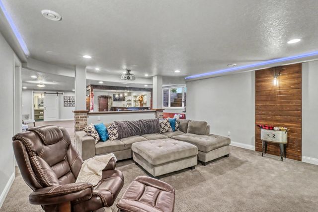 7013 Maple Lane, Horace, ND 58047