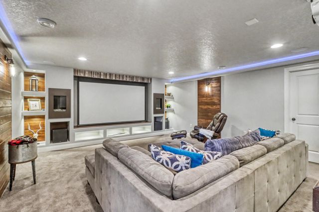 7013 Maple Lane, Horace, ND 58047