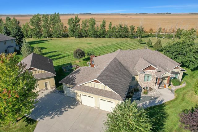 7013 Maple Lane, Horace, ND 58047