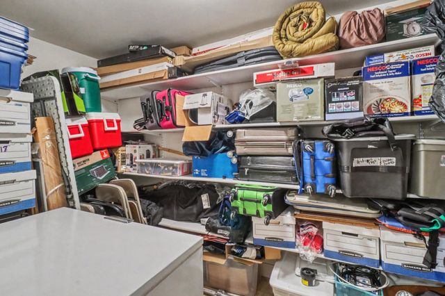 7013 Maple Lane, Horace, ND 58047