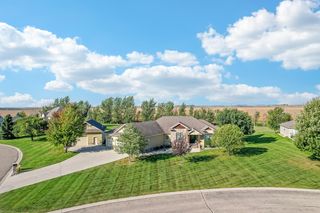 7013 Maple Lane, Horace, ND 58047