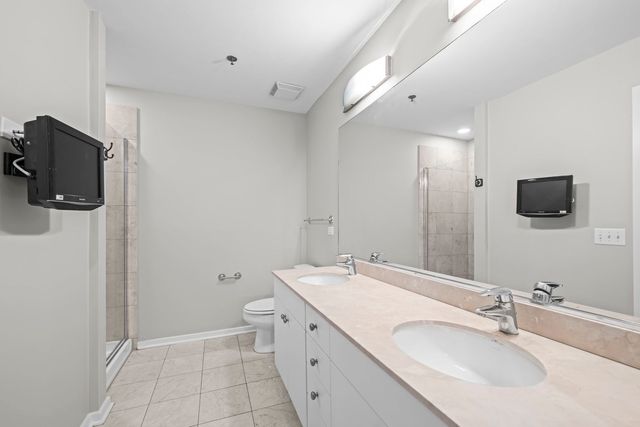 123 S Green Street 604B, Chicago, IL 60607