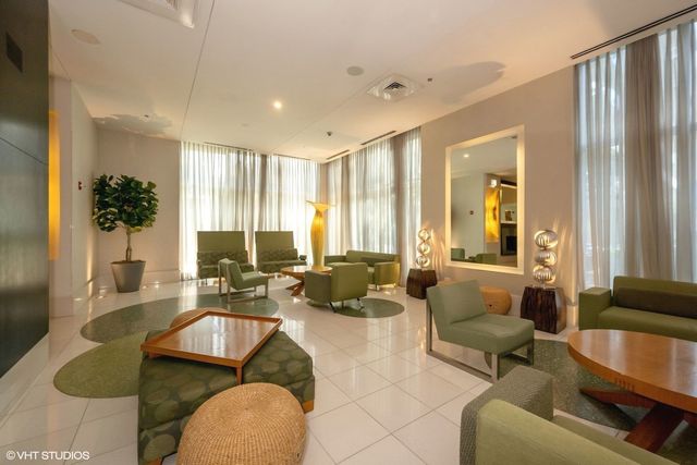 123 S Green Street 604B, Chicago, IL 60607