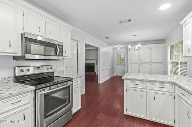 110 Oak Grove Drive, Brandon, MS 39047