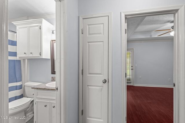 110 Oak Grove Drive, Brandon, MS 39047