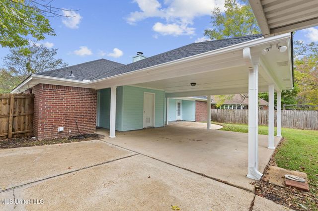 110 Oak Grove Drive, Brandon, MS 39047